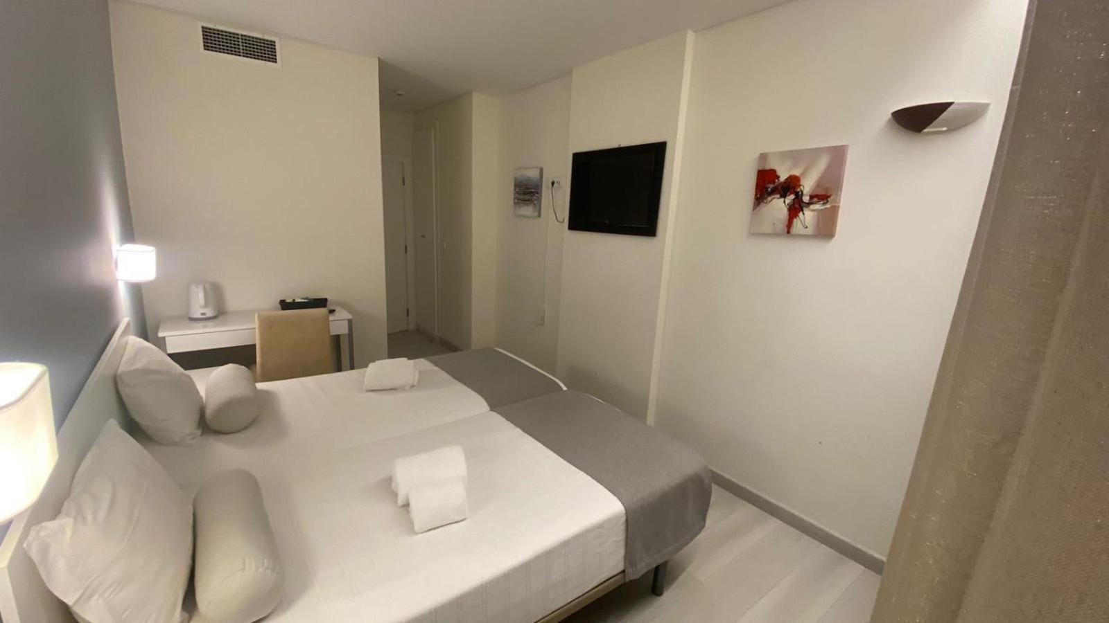 Apartamentos Turisticos เกลูซ ภายนอก รูปภาพ